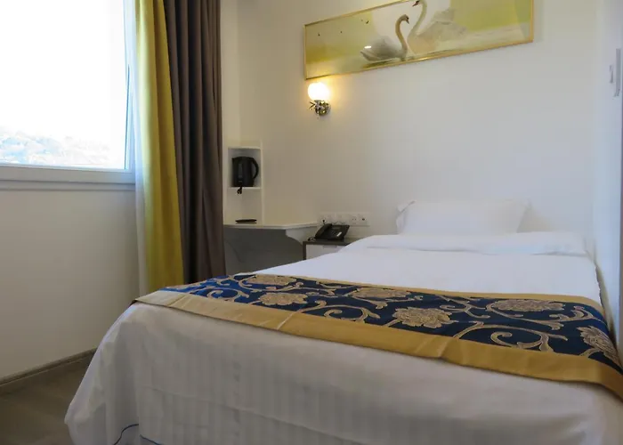 Otel Kyriad Rouen Sud - Les Rouen 3*
